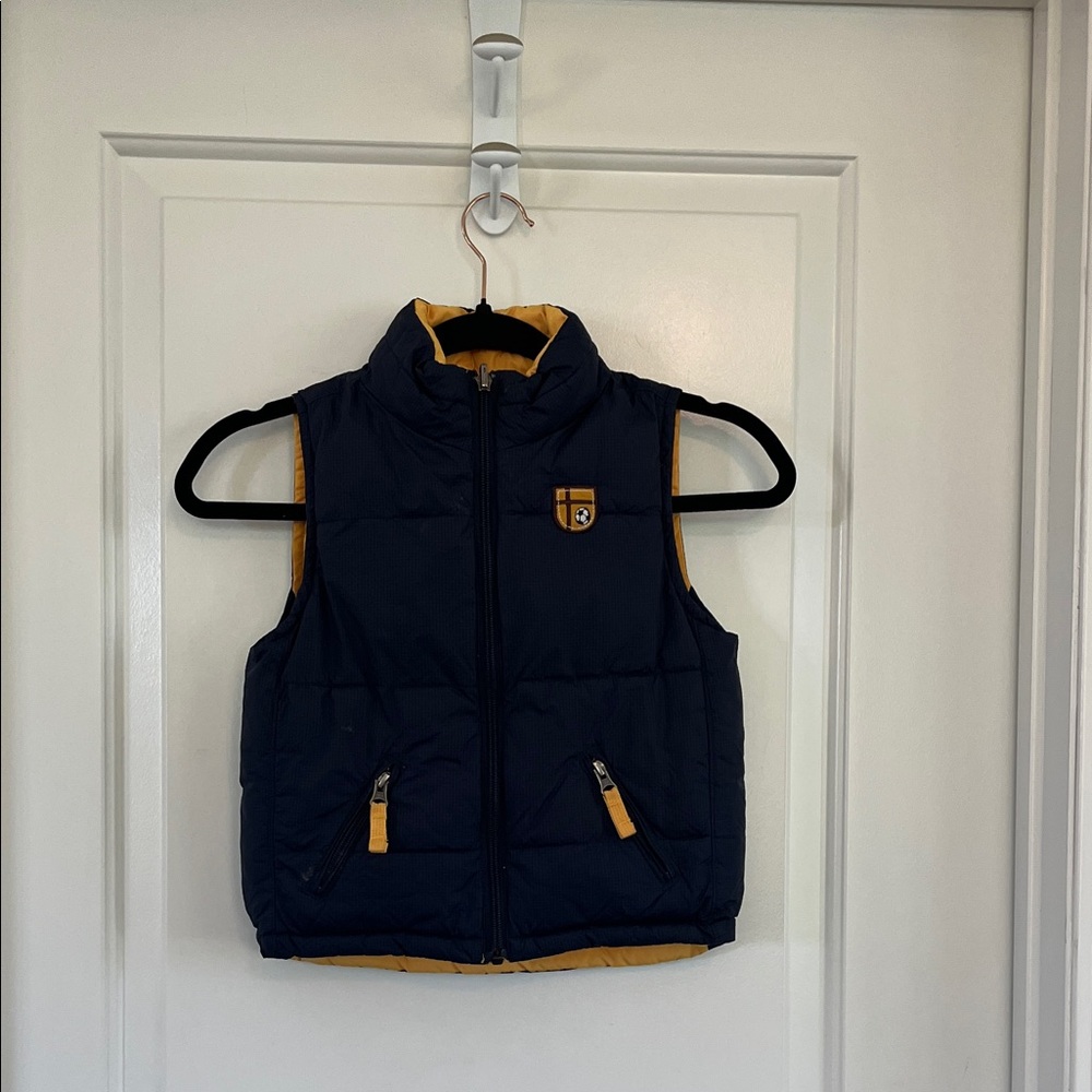 Joe Fresh reversible puffer vest size 3